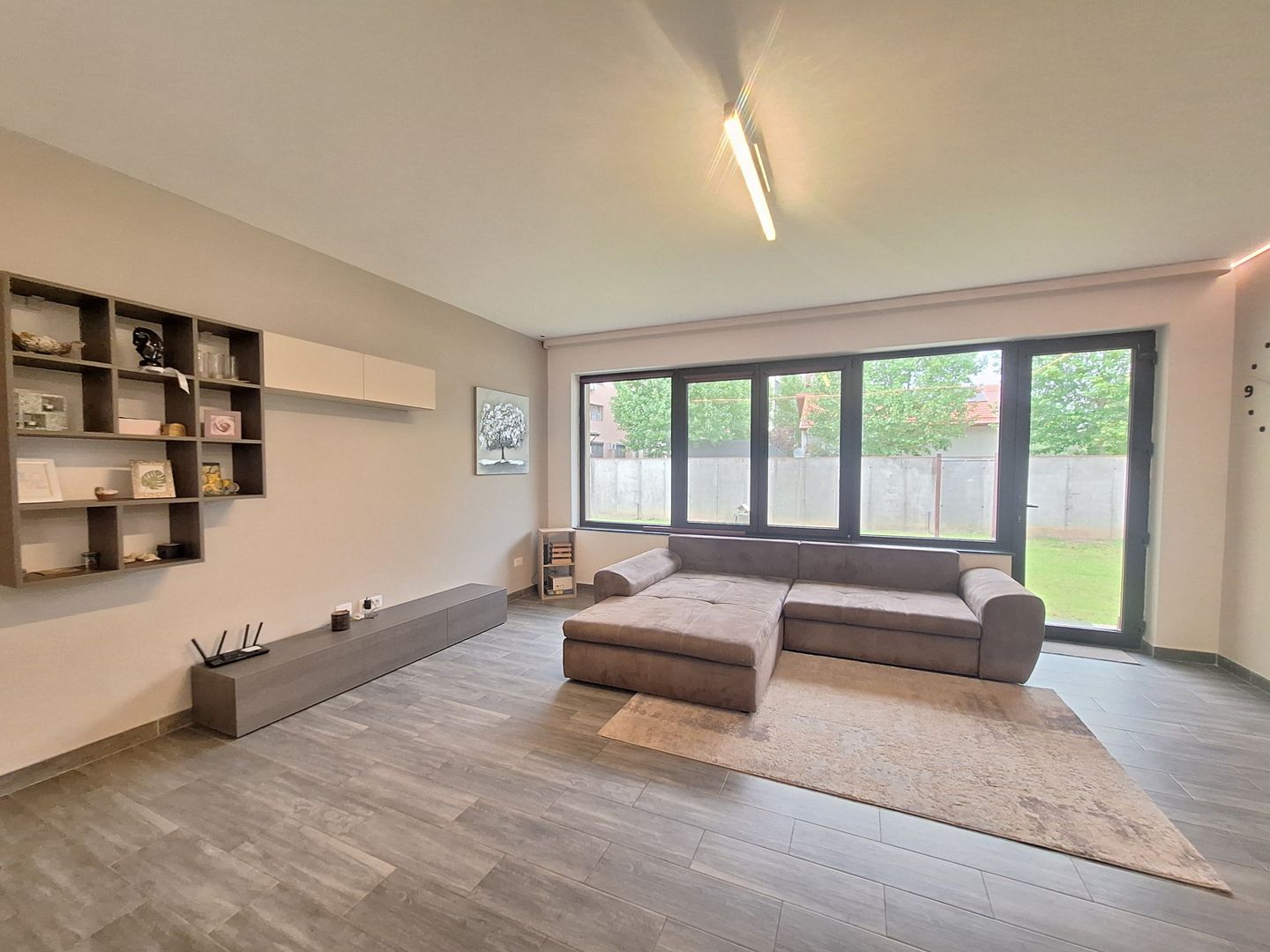 Duplex 4 cam 3 bai parcare&curte Prelungirea Ghence str. Maracineni - Poză 2