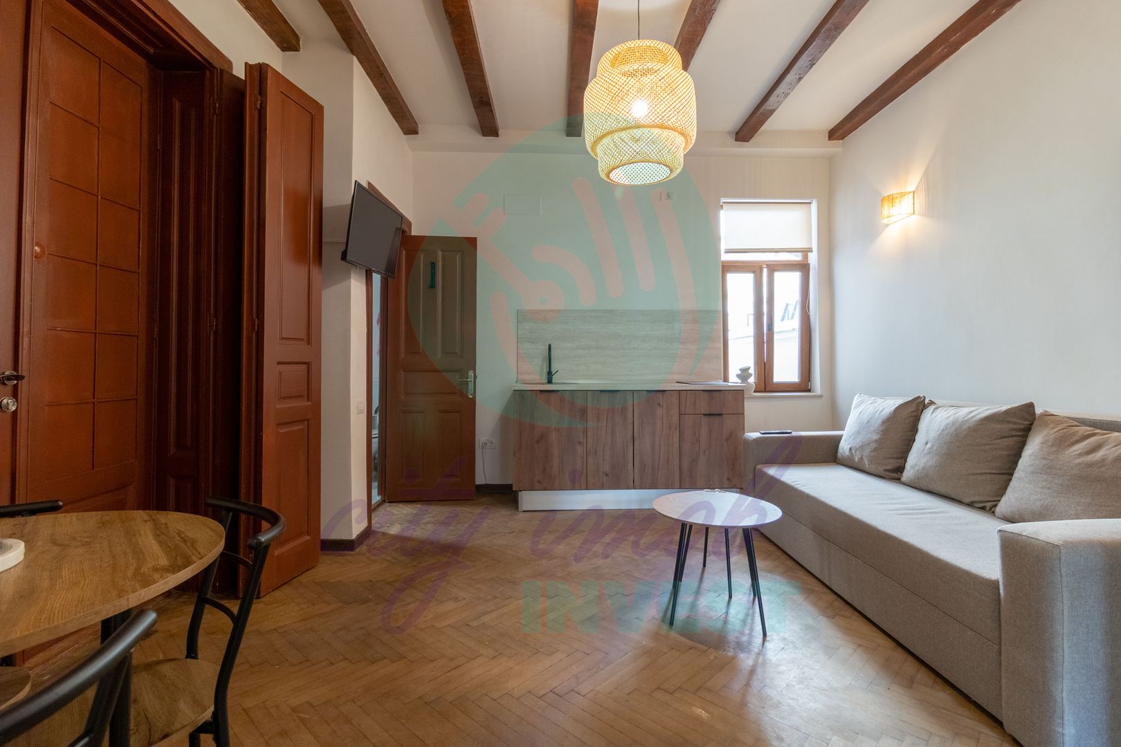 Vila interbelica AIRBNB "la cheie" - Poză 2