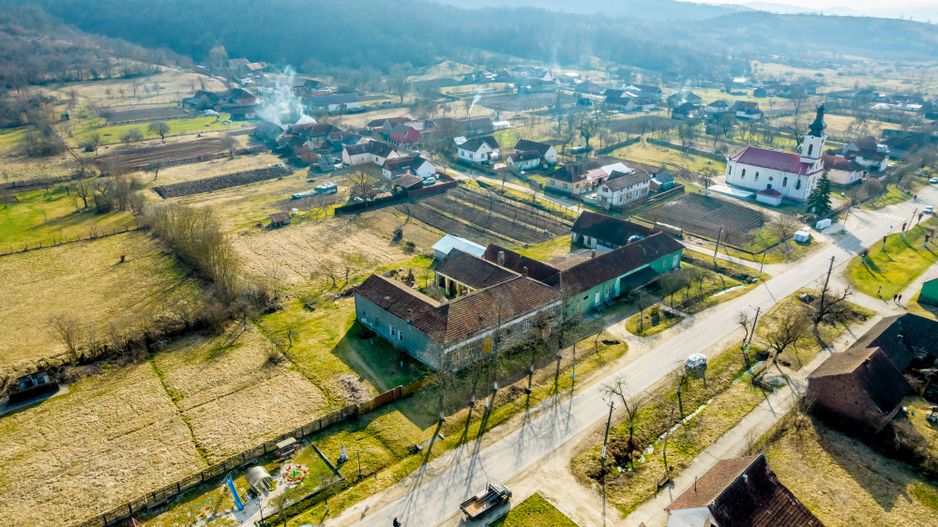 Casă cu 5 camere în Petriș - Poză 5