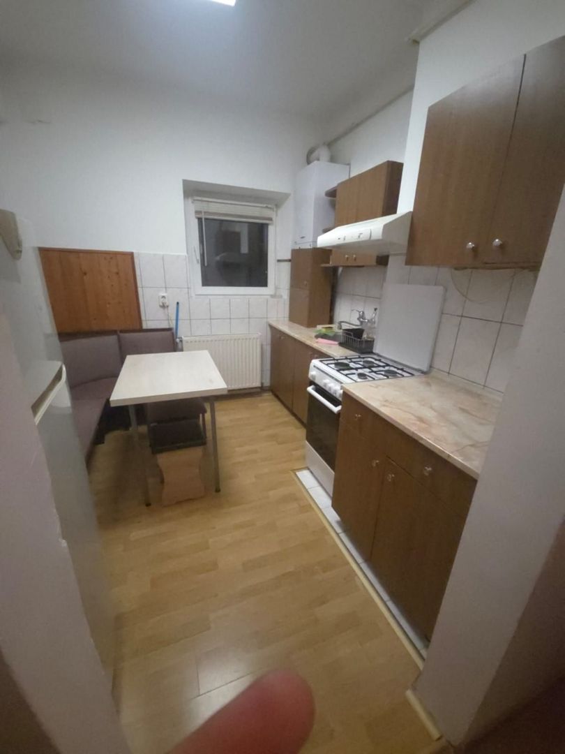Apartament 2 camere zona Tractorul langa Piața - Poză 1