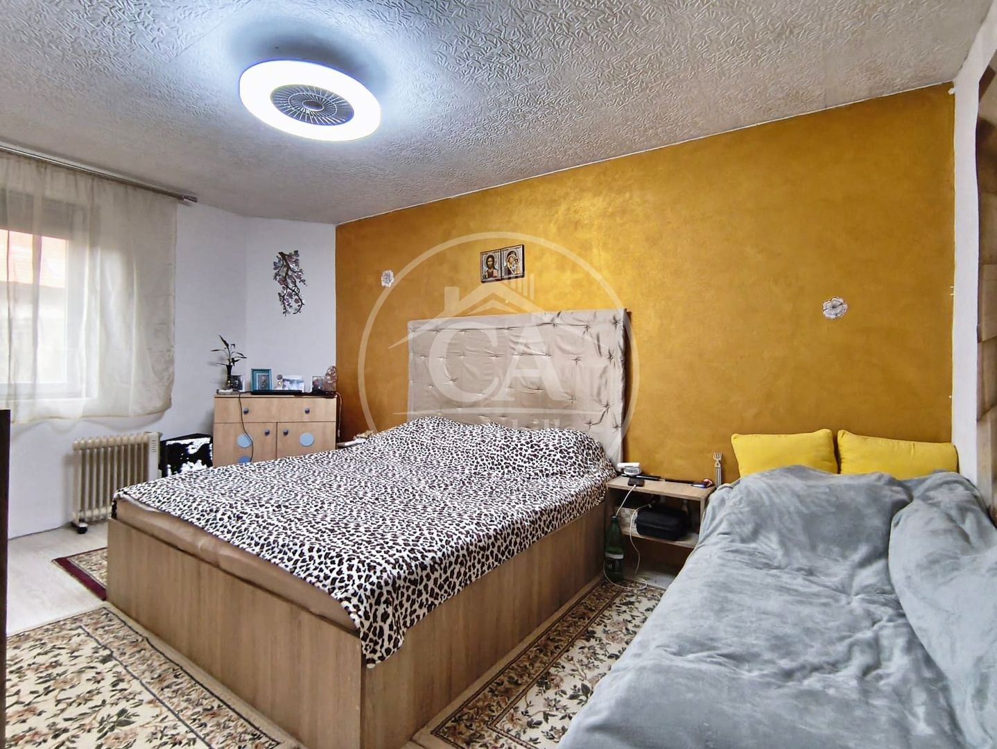Apartament cu 2 camera la curte comuna de vanzare Central, Oradea - Poză 1