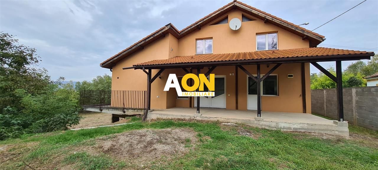 De vanzare casa 4 camere 1392 mp teren in Oarda de Sus - Poză 1