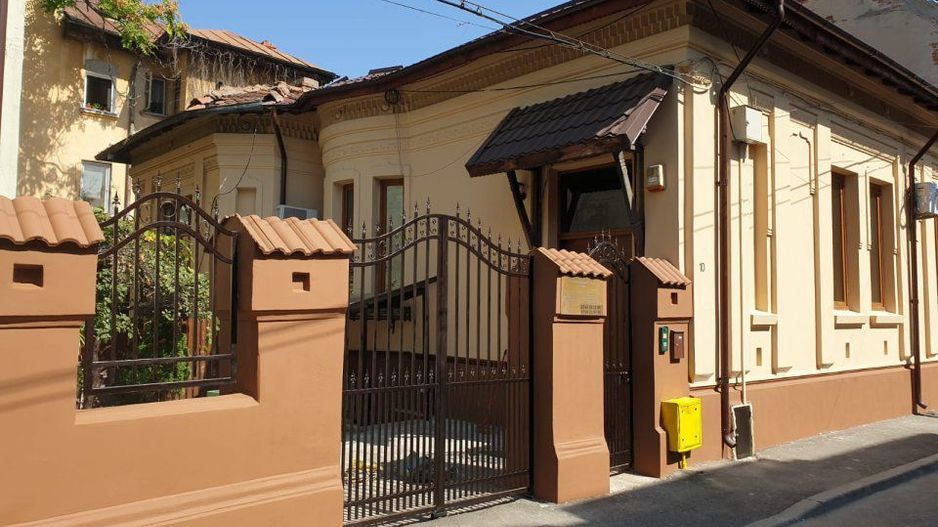 Zero comision, vila renovata 120mp Unirii birou sau clinica, 9' metrou - Poză 8