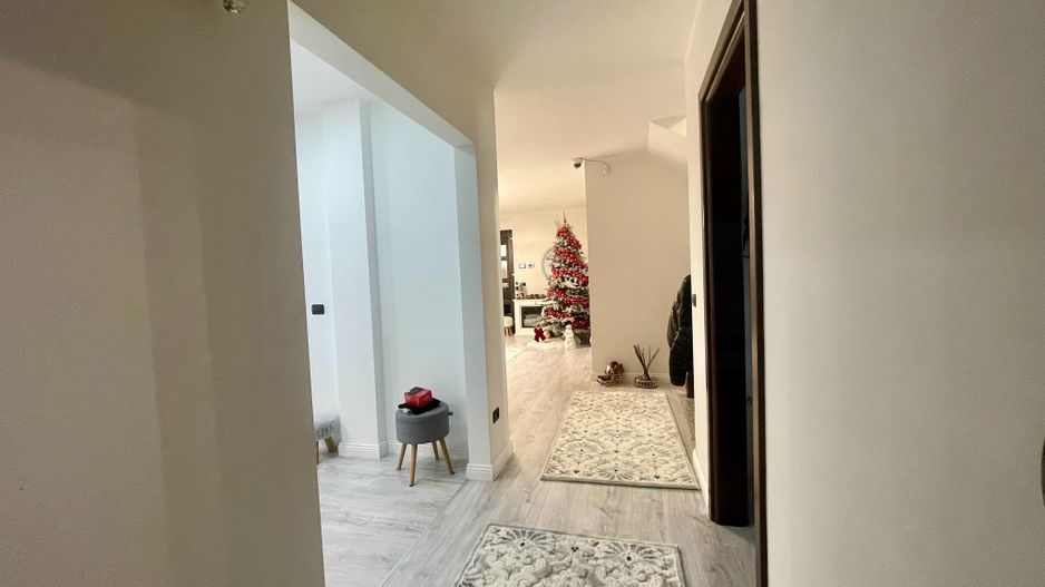 CASA COMPLET UTILATA SI MOBILATA MODERN CU GRADINA | 1100 MP |MARGINEA - Poză 20