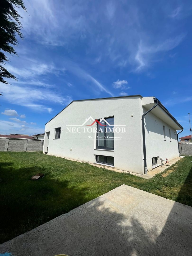 Casa PREMIUM Str. Apateului, 237mp + 504 mp teren, 6 camere, 2 bai - Poză 2