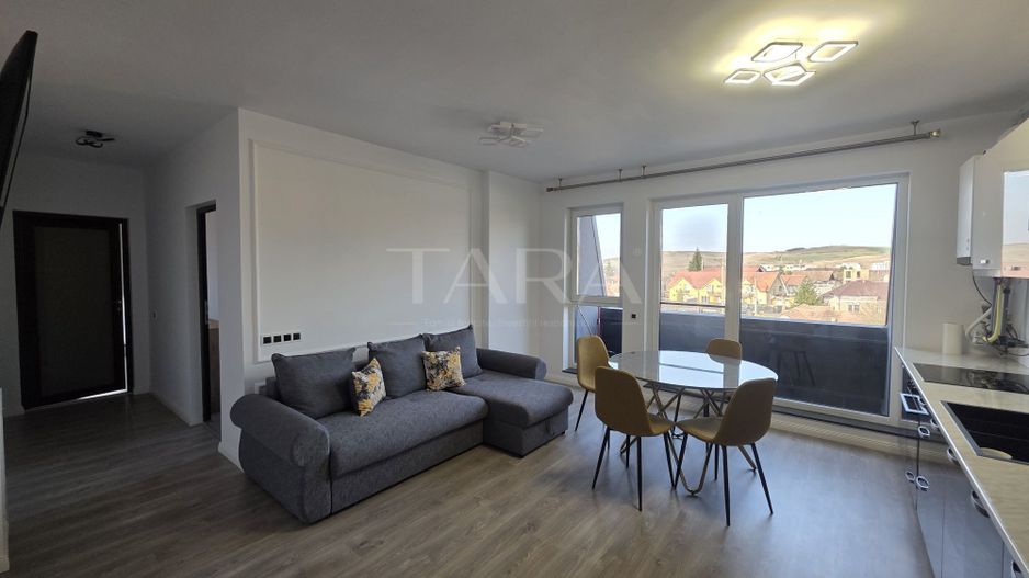 Vând apartament mobilat 3 camere in zona centrala - Poză 3