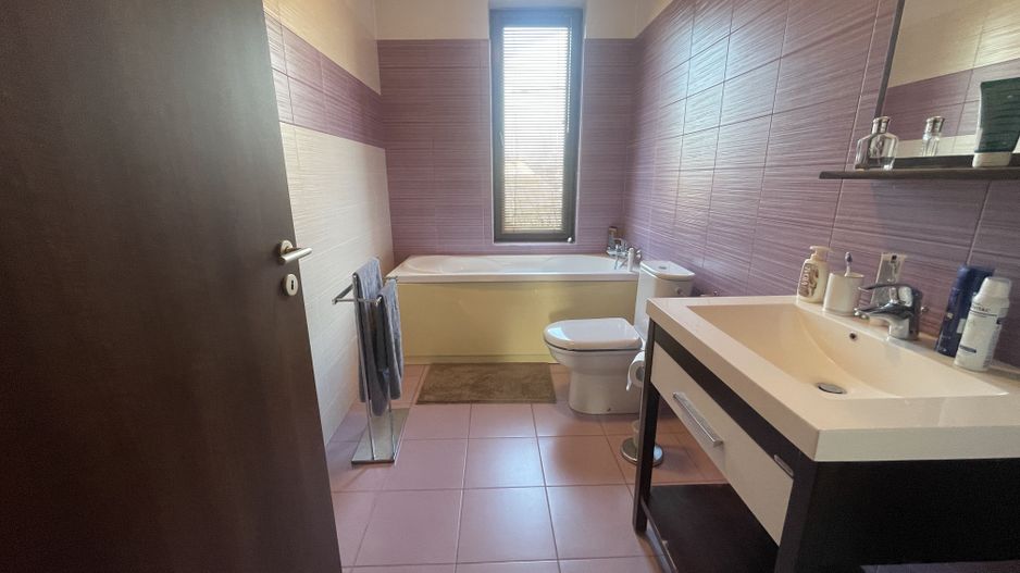 Casa eleganta si luminoasa,situata in zona de case -Mehala - Poză 28