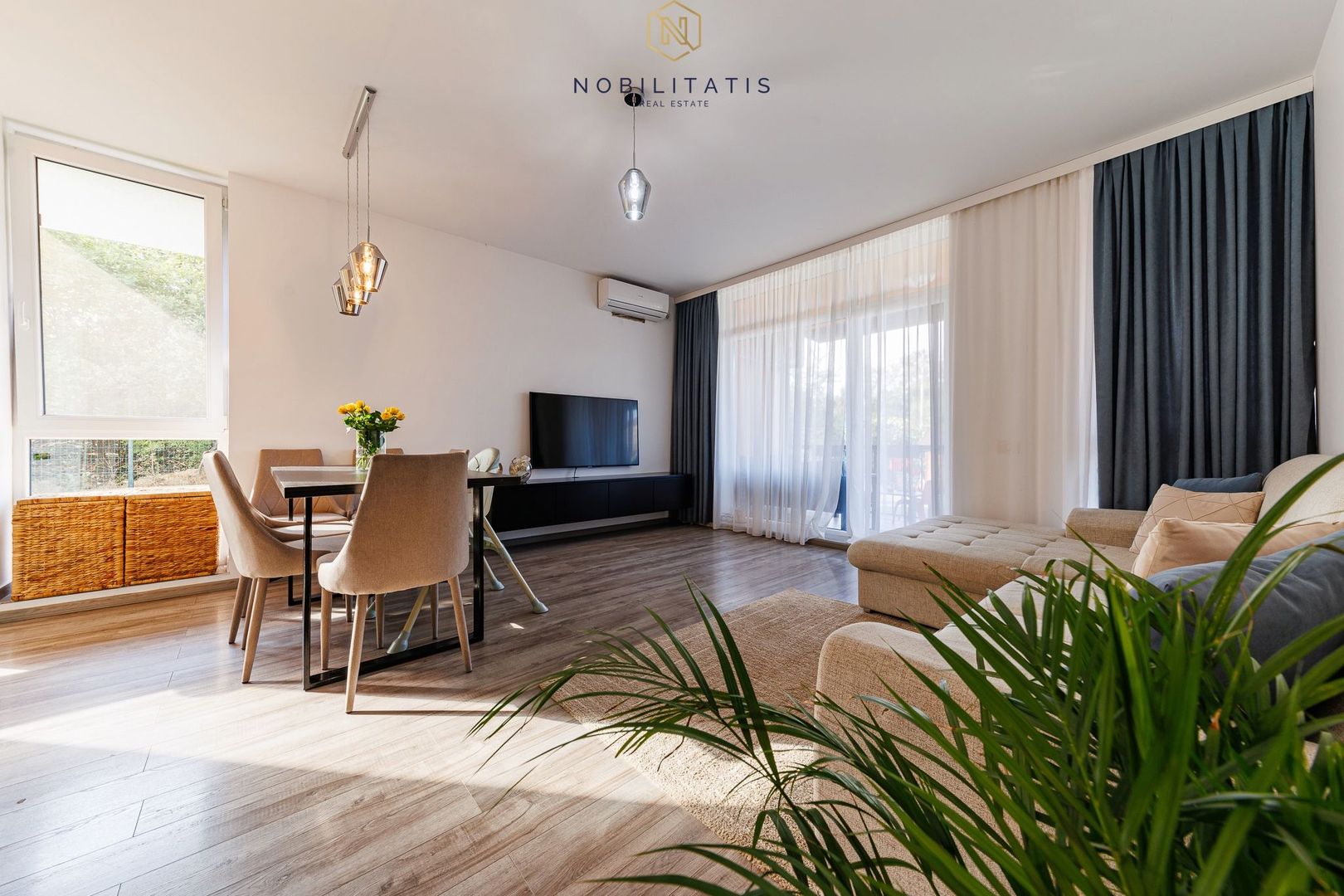 Apartament de Lux cu 3 Camere & Curte Privată de 212 mp în Timișoara - Poză 2