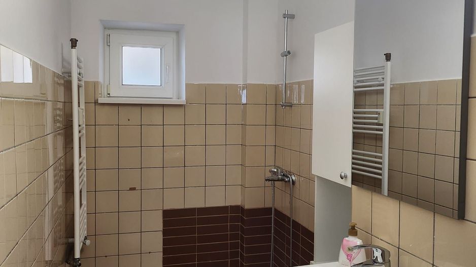 De Inchiriat Garsoniera Bd. Decebal LUX cu TERASA langa Rond Alba Iulia - Poză 15