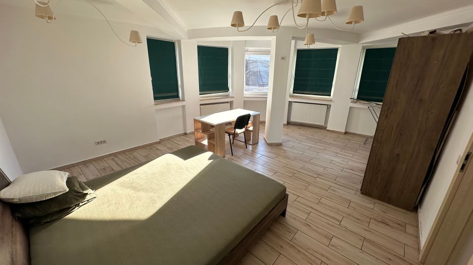 Apartment 4 camere Piata Unirii aproape de Medicina - Poză 12