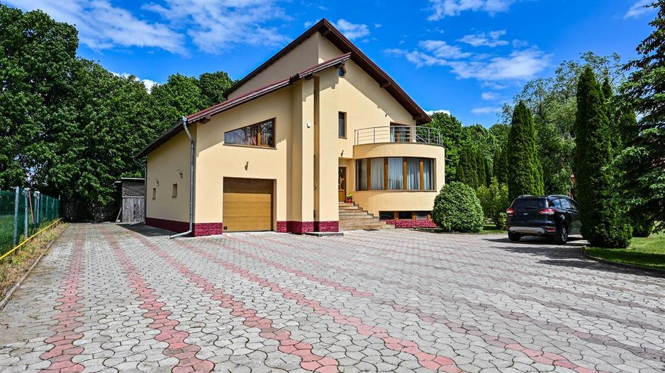 Vila cu 1.500 mp teren, gradina amenajata, linistita zonare,  Halchiu, Brasov - Poză 21