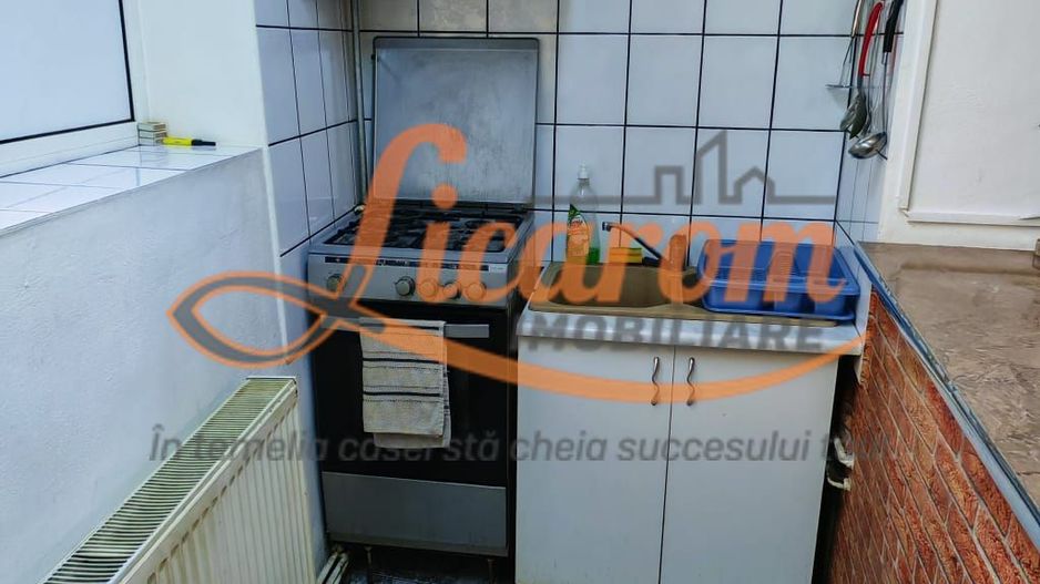 Corp de casa 4 camere zona Nicopole,curte comuna cu 1 familie. - Poză 13