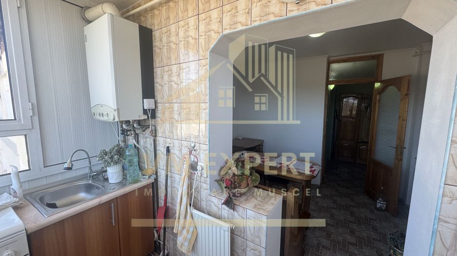 APARTAMENT 3 CAMERE ETAJ 4 GRUI CAMPULUNG - Poză 35