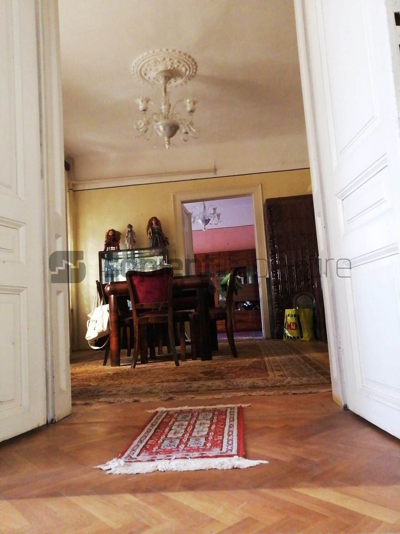 Casa cu 6 camere zona Spitalului judetean - Poză 1