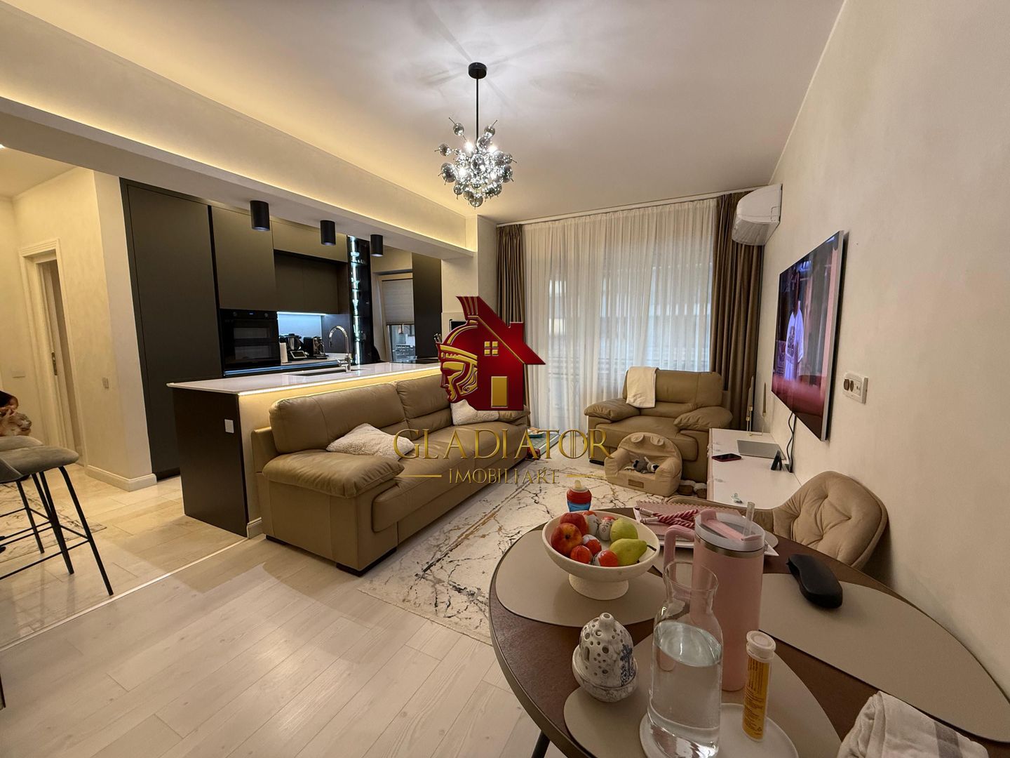 Apartament ultramodern Copou Royal Town et 9/11, 2 camere, 2 balcoane - Poză 1