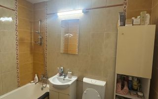 Apartament cu 3 camere, 70 mp, decomandat, garaj, Zona Fortuna - Poză 11