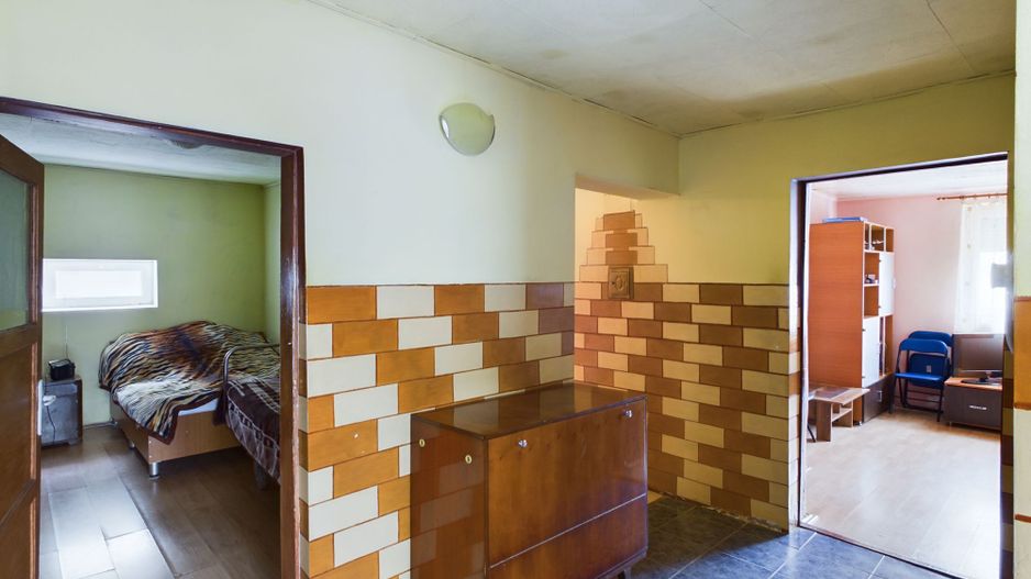 Casă cu 4 camere în Bujac. - Poză 3