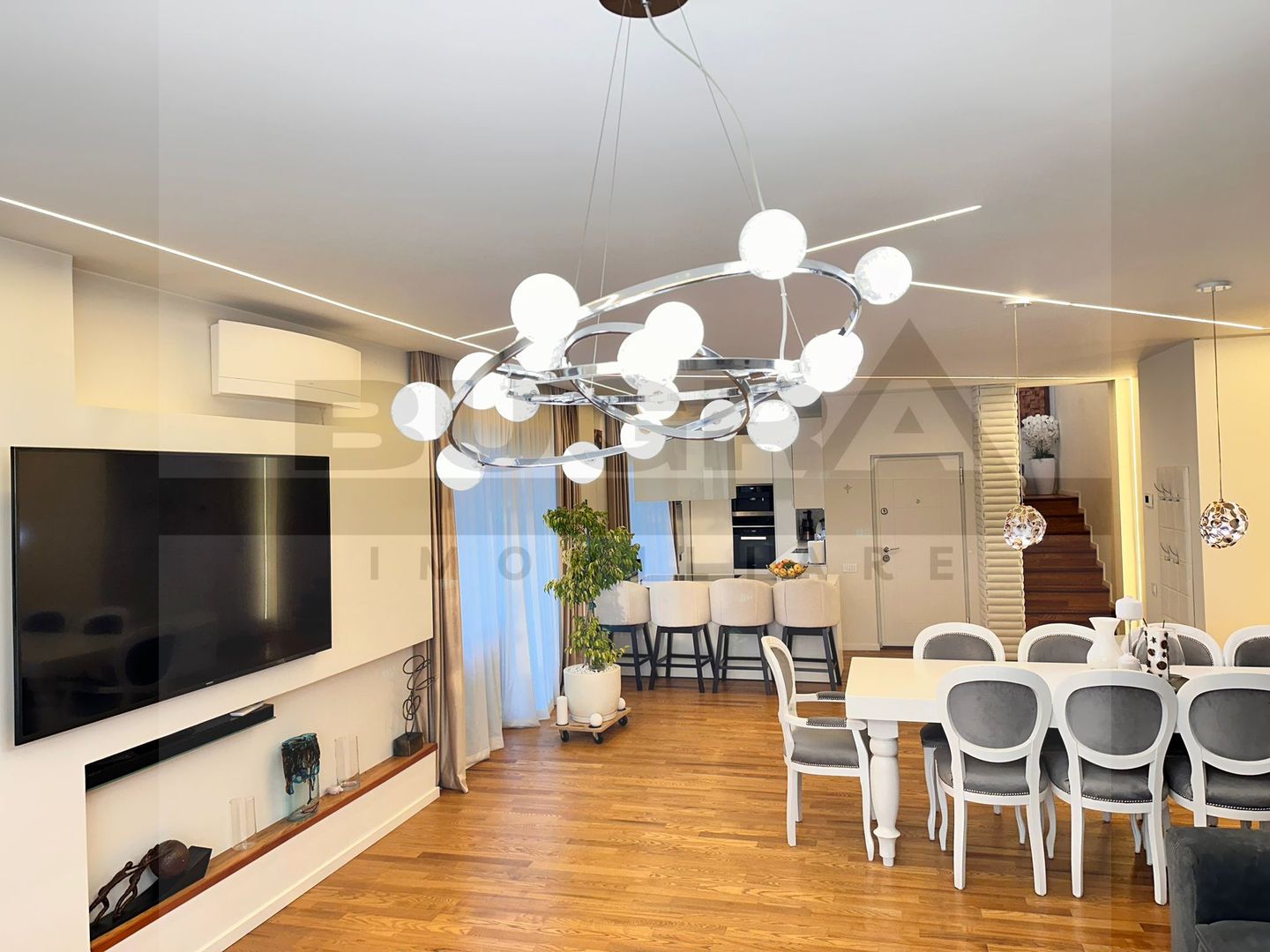 Penthouse 7 camere, 241 mp terasa, VIEW, zona Buna Ziua - Poză 8