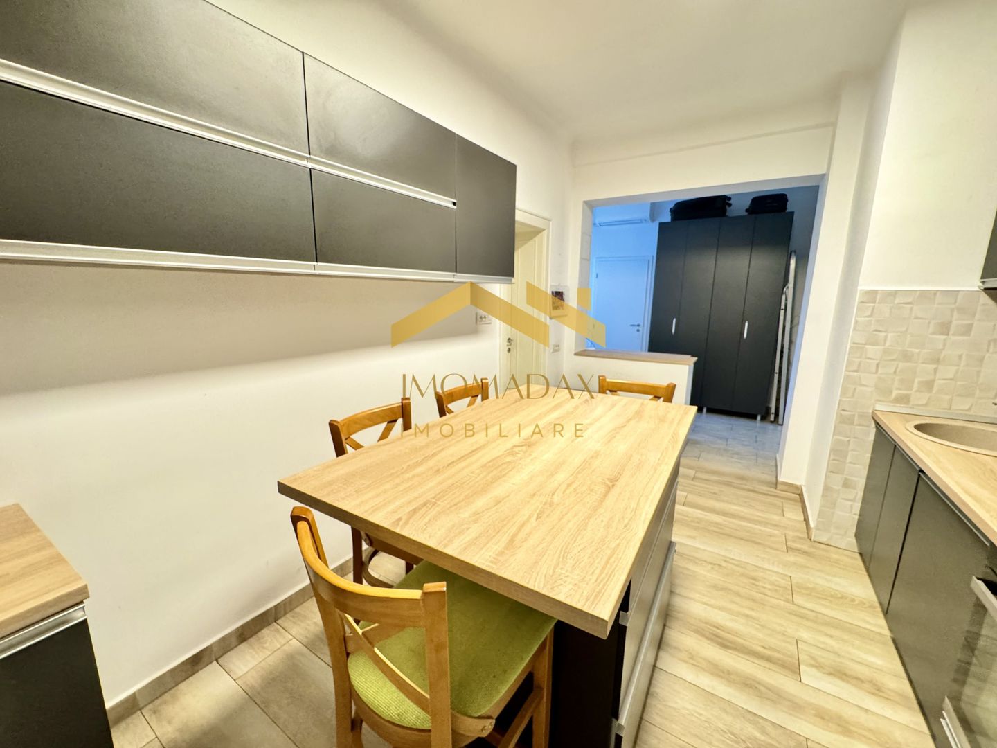 Elisabetin-3 Apartamente-Garaj - Poză 2