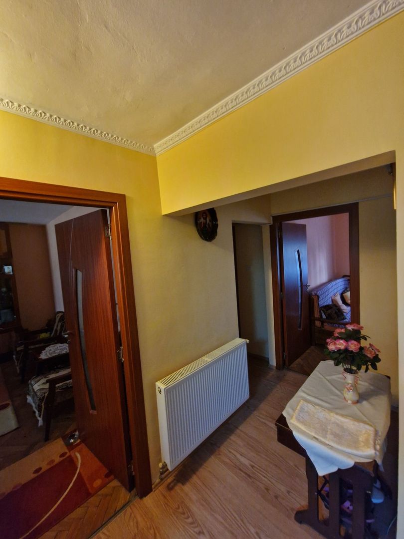 Vând apartament 3 camere - Poză 2
