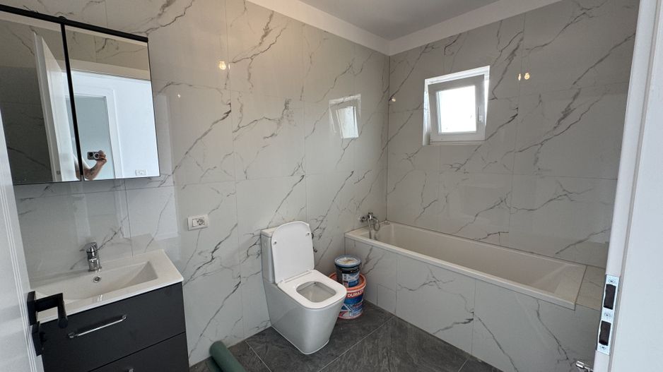 Sanmihaiu Roman, Duplex pe Parter, 3 camere,2 bai,terasa spatioasa - Poză 8