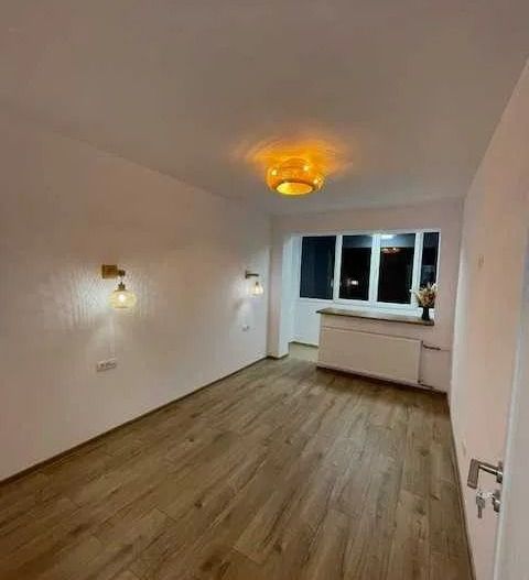 AP. 3 DRUMUL TABEREI, RENOVAT, BUCATARIE INCHISA, MOBILAT MODERN - Poză 4