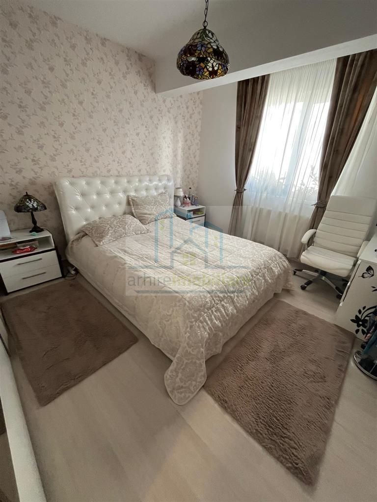 Apartament 3 camere decomandat et 1/4 2 bai loc de parcare inclus in pret - Poză 4