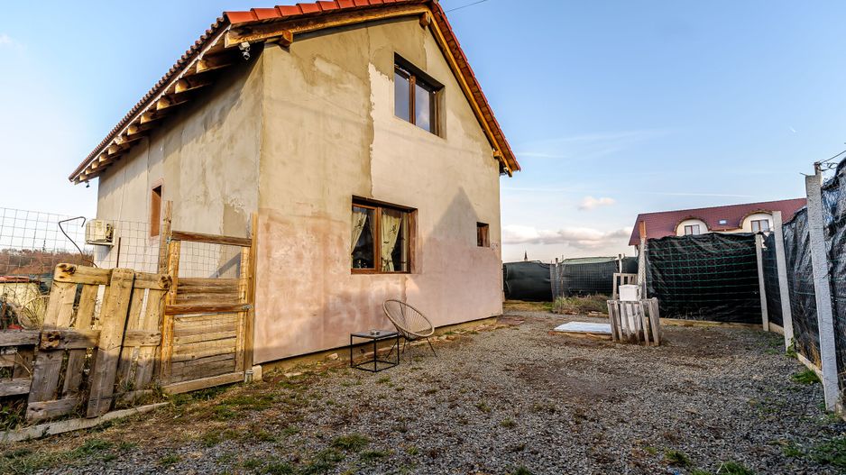 PROPRIETATE VÂNDUTĂ! Casă cochetă lângă pădure, în Zădăreni. - Poză 4