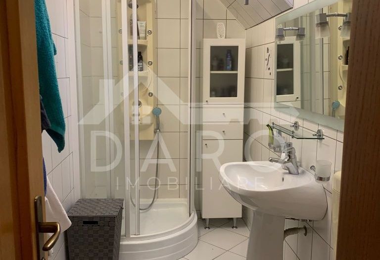 Se inchiriaza casa 3 dormitoare, living, dining, garaj Str Muntenia - Poză 3