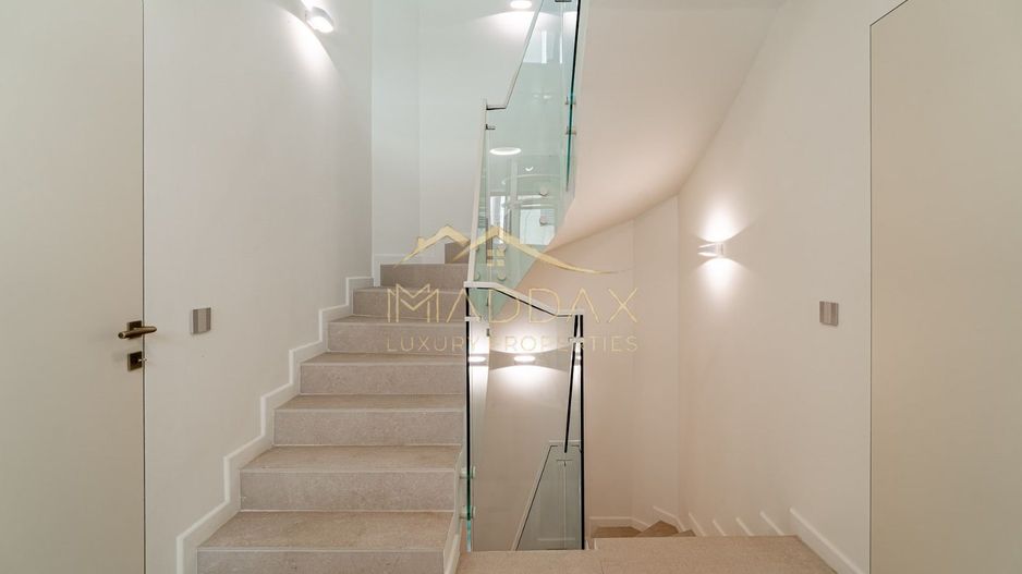 Vila Unica Noua cu 8 camere *300mp* /fotovoltaice si pompa cladura// Dorobanti - Poză 25