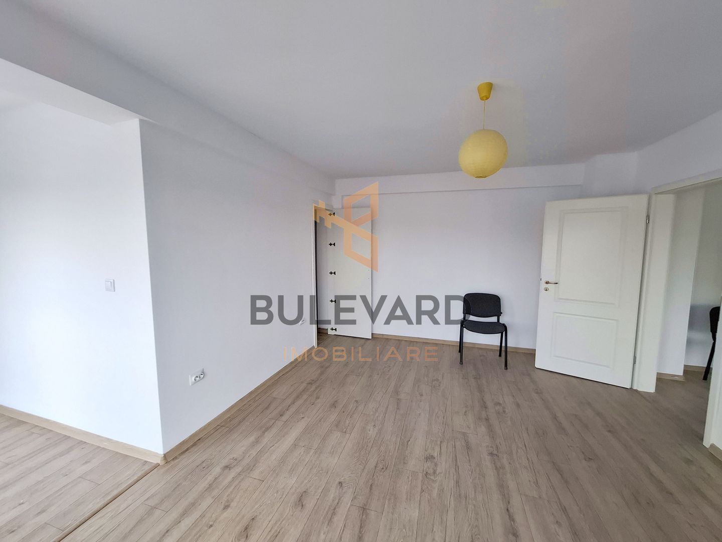 Spatiu de birou 62.5 mp + terasa 32 mp, parcare - Poză 10