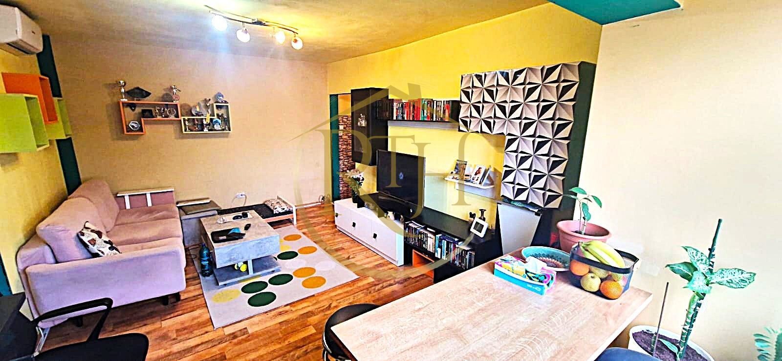 Vand apartament cu 4 camere in zona spitalul judetean,comision ,,0'' - Poză 1