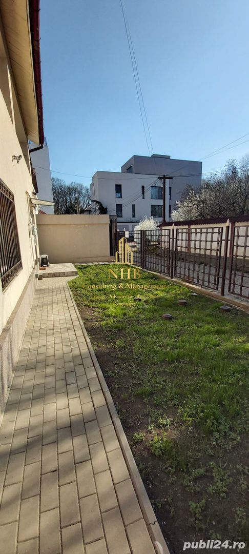 Casă spațioasă 5 camere + curte 340 mp în Băneasa | - Poză 9