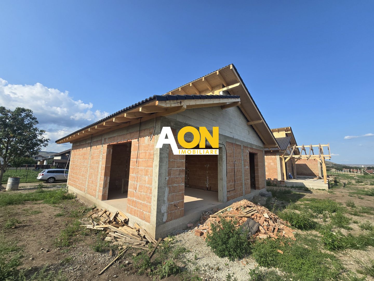 Casa Individuala 4 Camere, 2 Bai, 400mp Teren - Poză 2