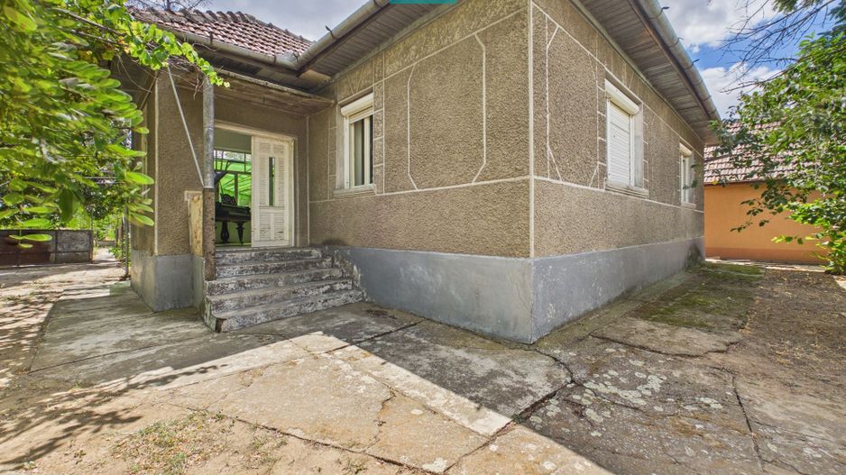 Casă cu 4 camere și teren de 4227mp în Curtici - Poză 22