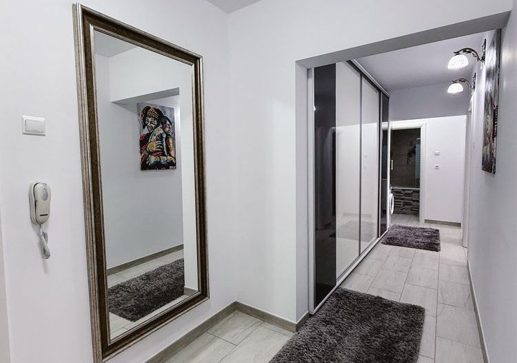 Inchiriez ap 3 camere  Metrou Gorjului 84metri - Poză 3