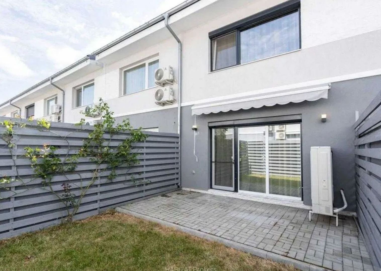 Inchiriere o casă tip duplex spațioasă și bine compartimentată - Poză 3