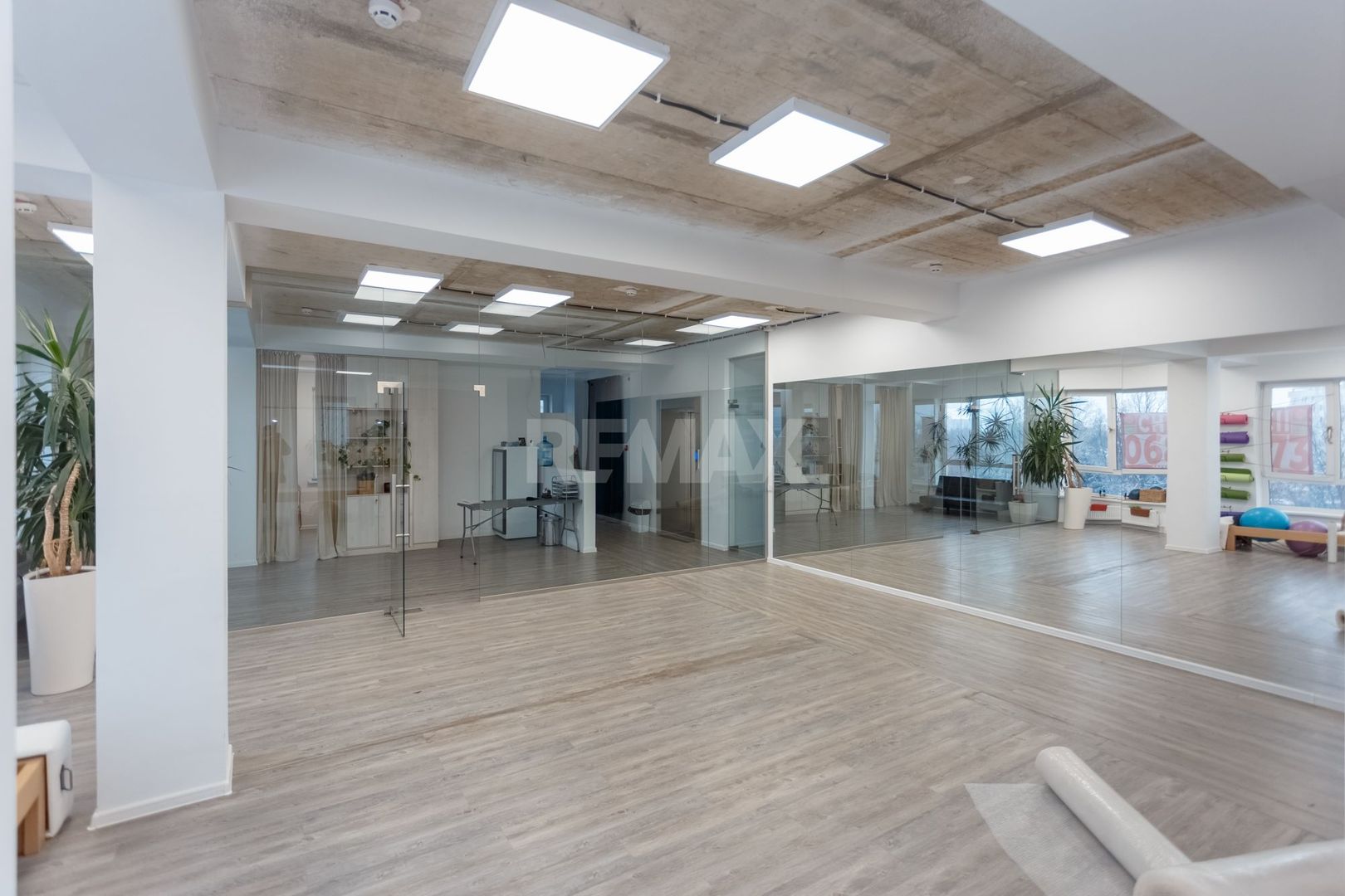 Spațiul comercial/ oficiu  spre chirie - Poză 1