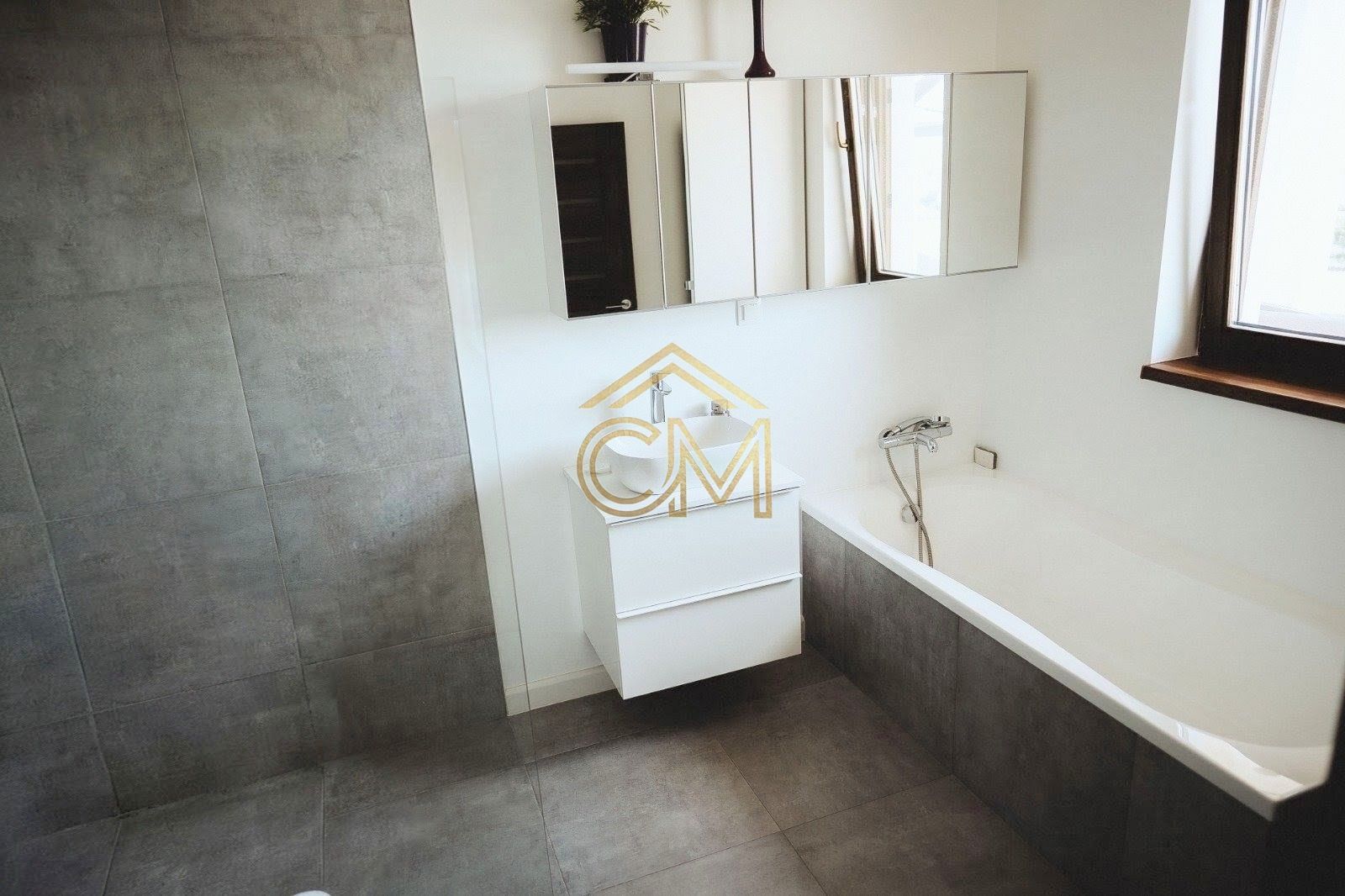 Casa 8 Camere- 3 Bai-316 MPU- Teren 581MP-Selimbar - Poză 9
