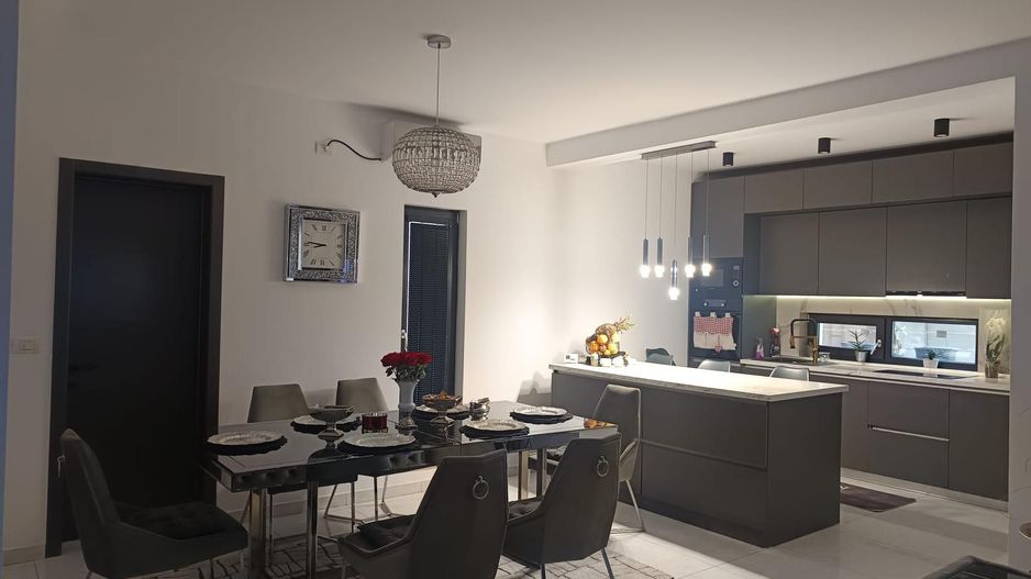 Duplex despartit prin garaj -Dumbravita - zona Lidl - Poză 7