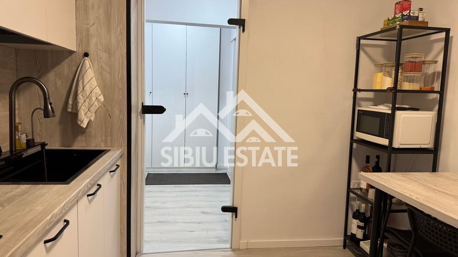 Apartament 3 camere 2 bai, pivita recent renovat-in Sibiu M.Viteazul - Poză 7