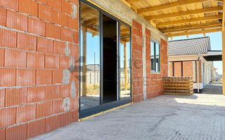 Casa la rosu  cu 4 camere de vanzare in Santandrei - Poză 20