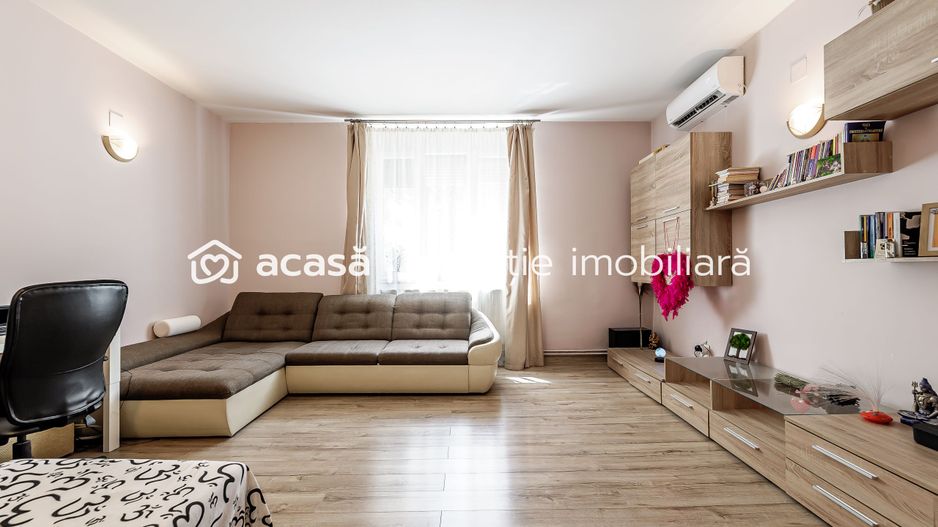 Apartament 2 camere spatios la casa individuala zona centrala - Poză 1