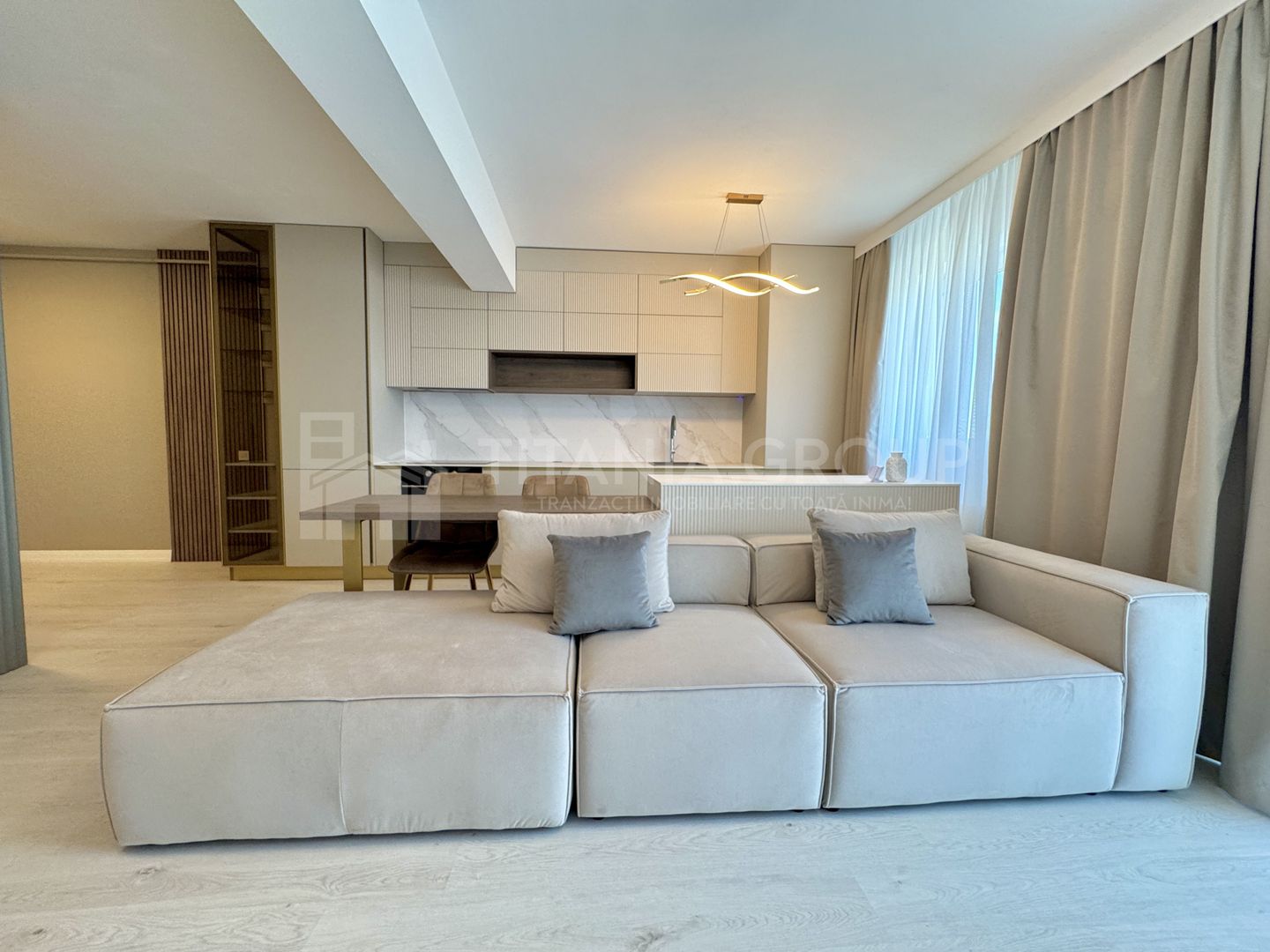 REZERVAT   Apartament de lux, posibilitate de achizitie 2 parcari - Poză 2