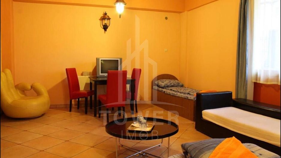 Casa single P+ E , in cartierul Strand - pretabila pentru pensiune sau locuinta - Poză 1