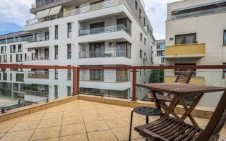 4 camere| semineu| piscina interioara | sauna | sala de sport| parcare - Poză 32