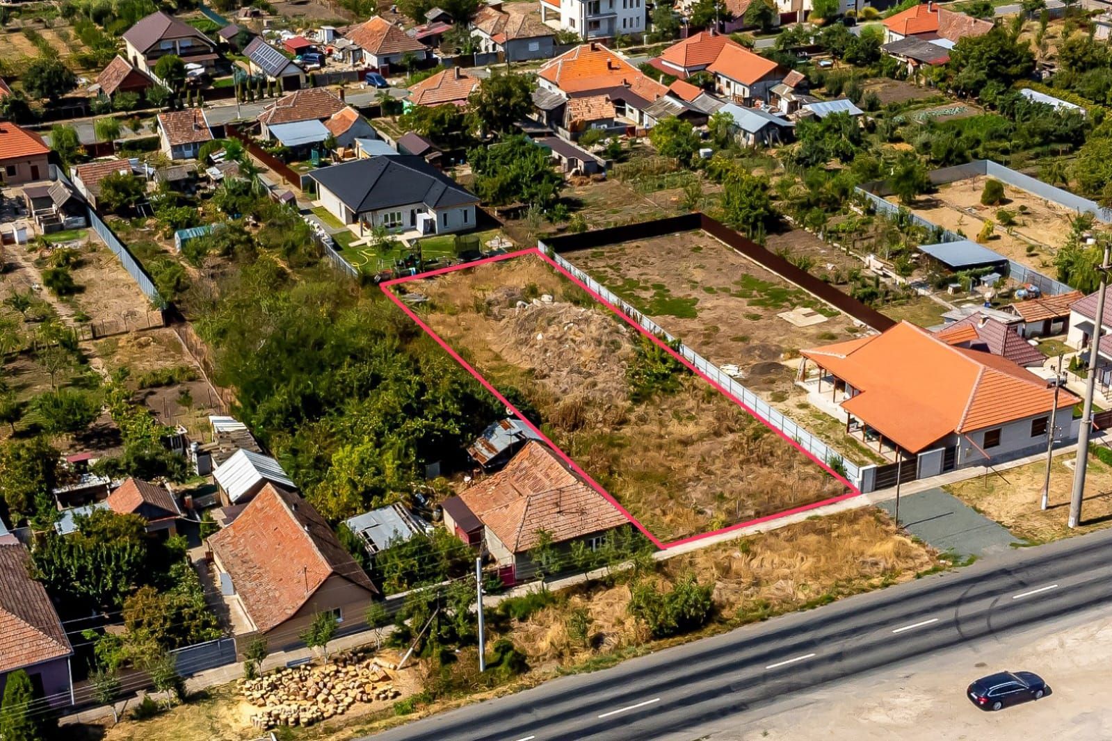 Teren intravilan 1080 mp de vânzare în centrul Sofronea Arad - Poză 1