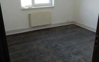 Vând APARTAMENT renovat - Poză 5