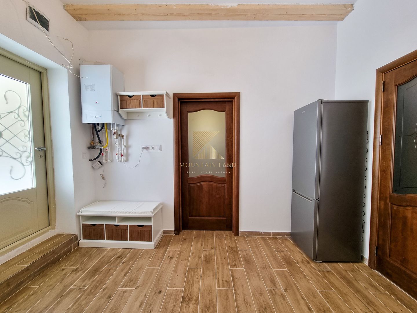 Casă individuală complet renovată, situată în centrul istoric al Brașo - Poză 6