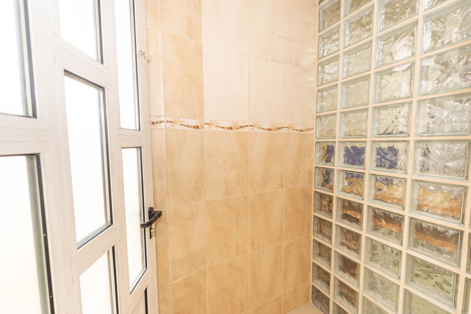 Apartament cu 3 camere de inchiriat, 69 mp utili, Mall Vitan - Poză 18